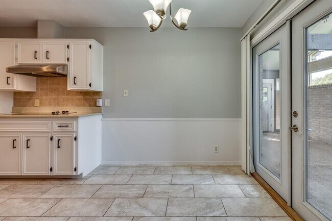 Building Photo - 8117 West Ct