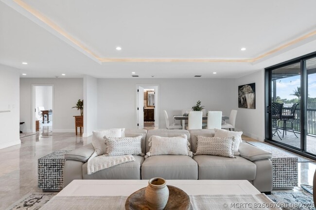 Building Photo - 2785 Polo Island Dr