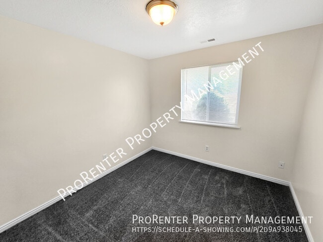 Building Photo - 551 S 375 W