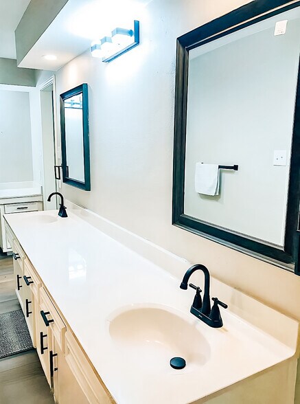 Building Photo - 5712 73rd St