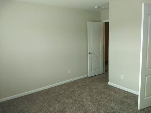 Building Photo - Beautiful 3 Bedroom w/Garage Townhouse Clo...