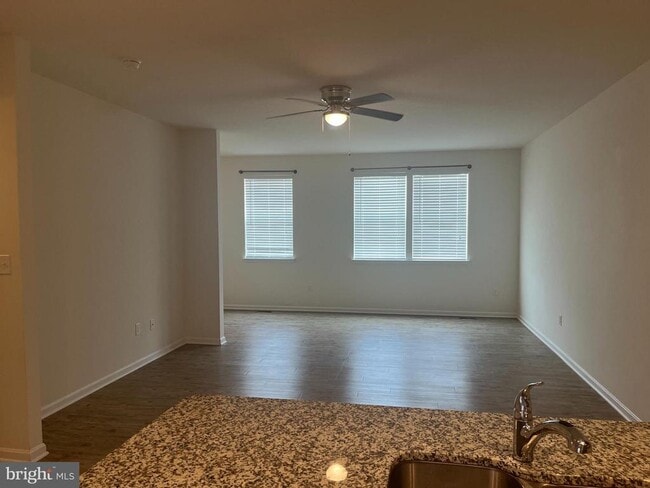 Building Photo - 178 Magellan Dr
