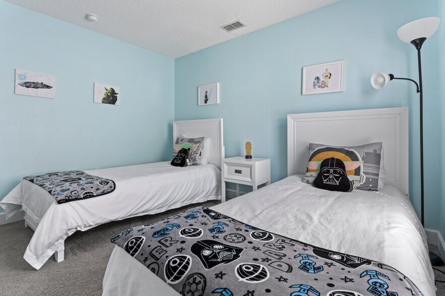 Building Photo - 642 Elderberry Dr