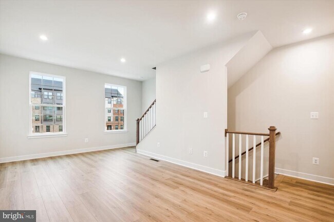 Building Photo - 14076 Sunrise Valley Dr