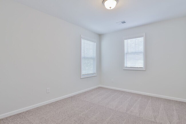 Building Photo - 764 Shull St