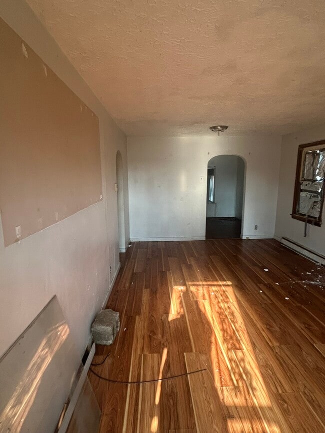 Building Photo - 5443 Rosemont Ave