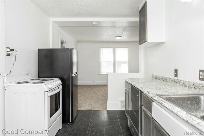 Building Photo - 12123 Santa Rosa Dr