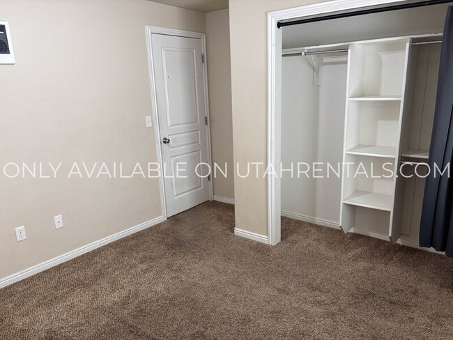 Building Photo - 2801 S Harrow Ct