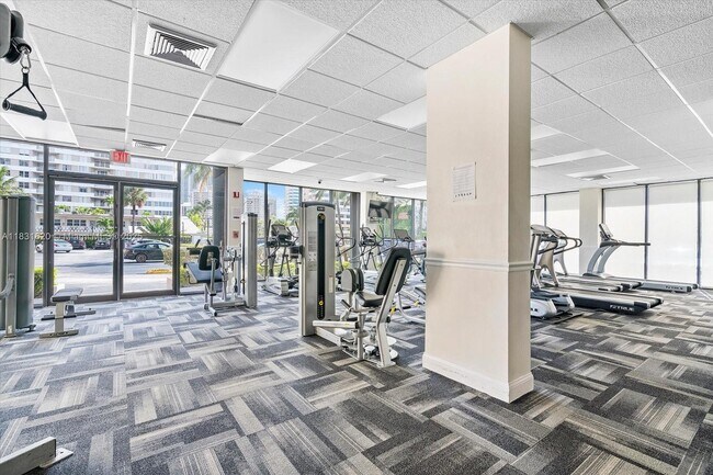 Building Photo - 2049 S Ocean Dr