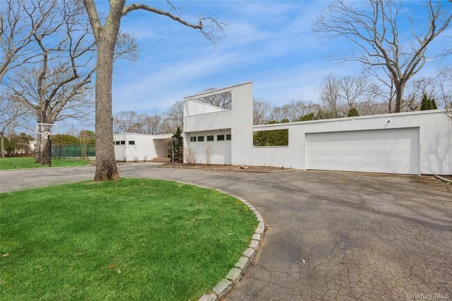 Building Photo - 2 Acorn Path