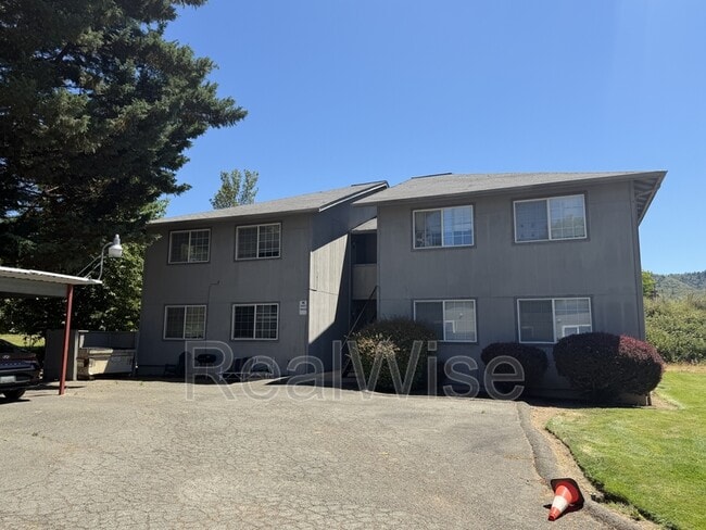 Building Photo - 2145 NW Heidi Ln
