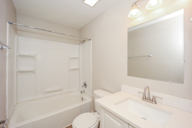 Building Photo - 5380 Forest Downs Cir