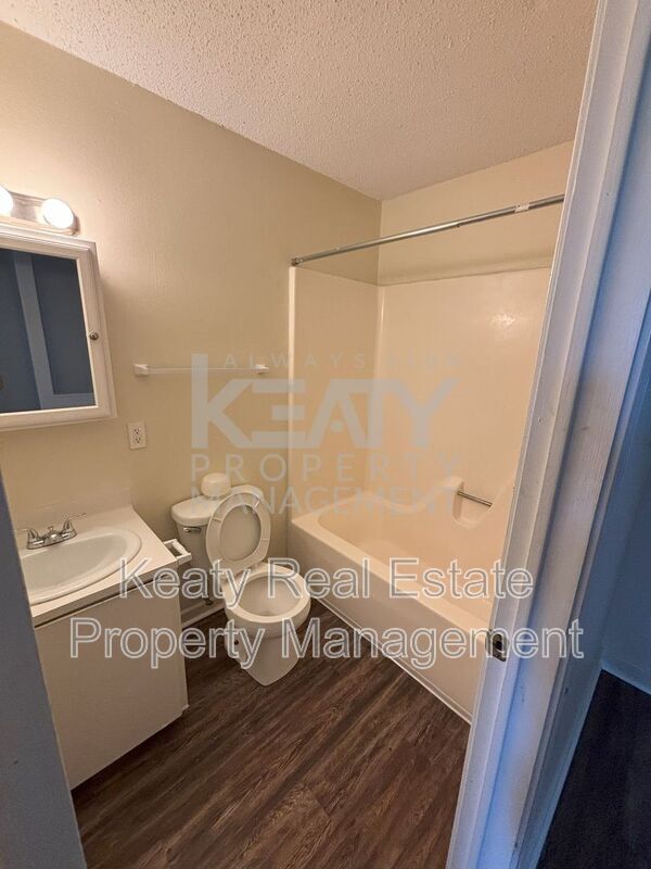 Building Photo - 424 Failla Rd