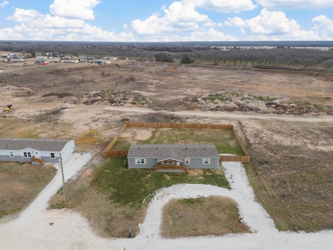 Building Photo - Spacious Country Living In Gholson