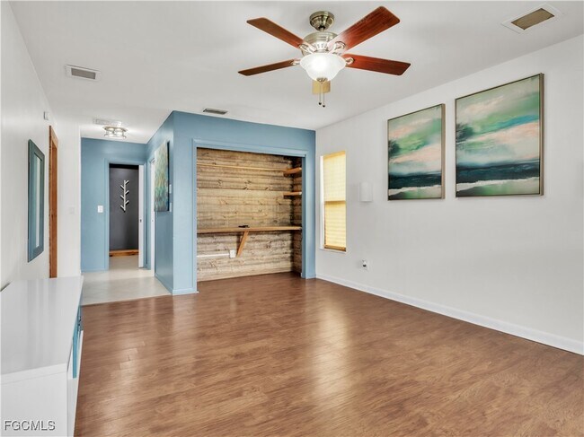 Building Photo - 3859 SE 7th Pl