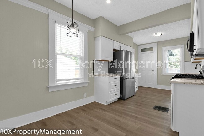 Building Photo - 2014 Floral Ave