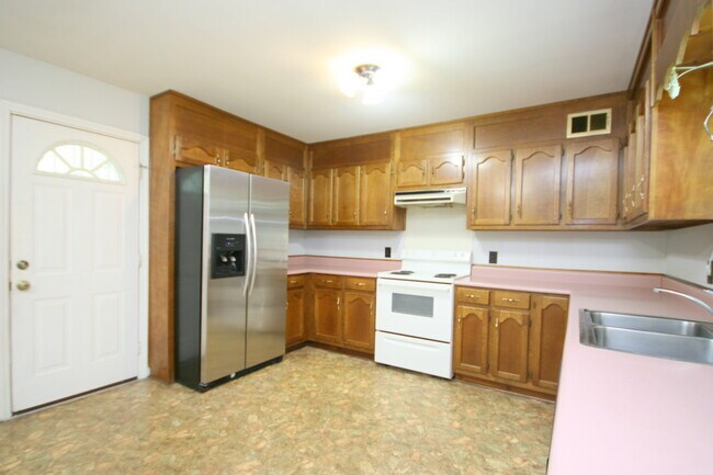 Building Photo - 2803 Mallory Ave NW