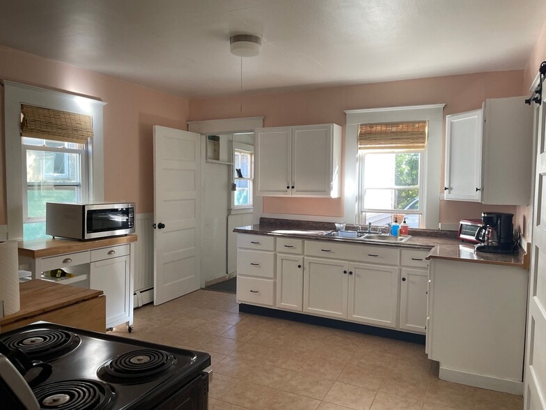 Kitchen - 38 Pool St