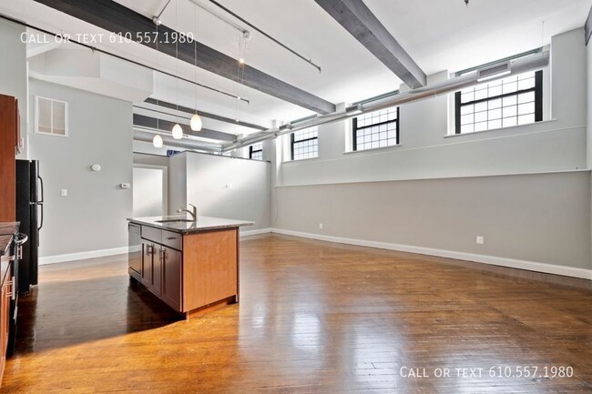 Building Photo - 1 Bedroom - 1 Bath loft apartment located ...