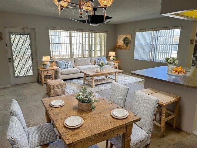 Building Photo - 452 Durham O