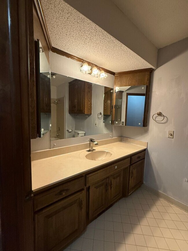 Building Photo - Must See! Welcome home to your new 3 bedroom, 2 bath home!