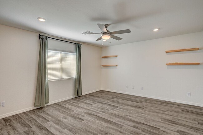 Building Photo - Upgraded 5 bedroom home in Cul-De-Sac!!