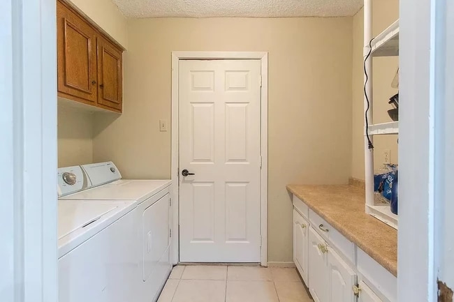 Laundry Room (Hook Ups Only) - 3508 Grande Bulevar