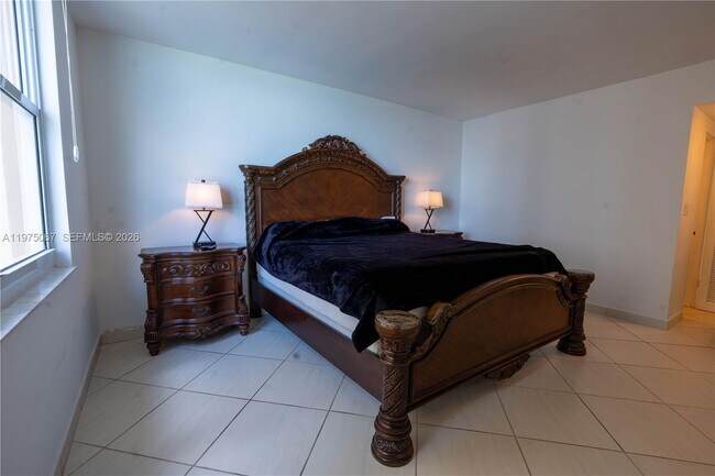 Building Photo - 2501 S Ocean Dr