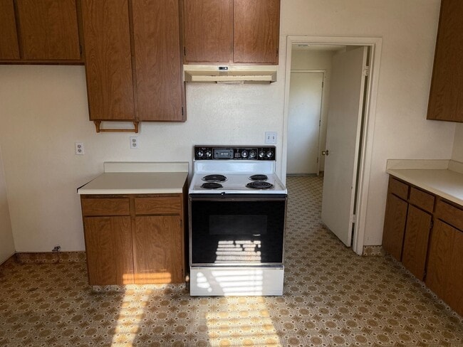 Building Photo - 4833 E Main St