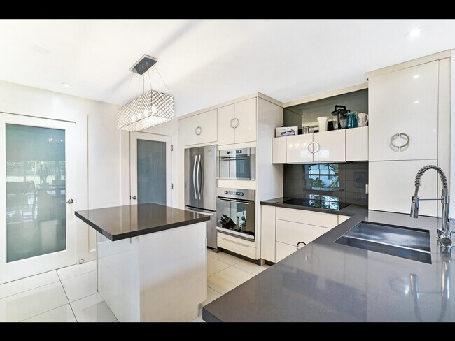 Building Photo - 17052 Boca Club Blvd