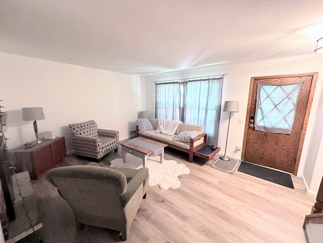 Building Photo - Kleisinger Duplex