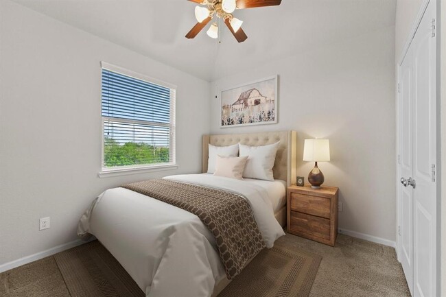 Building Photo - 9611 Knights Station Dr