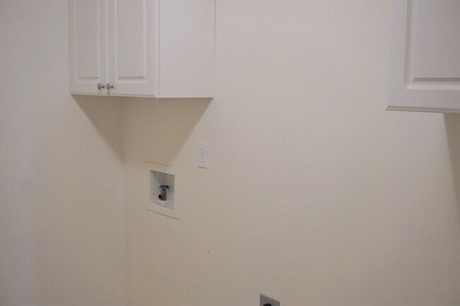 Building Photo - Close to Fort Huachuca