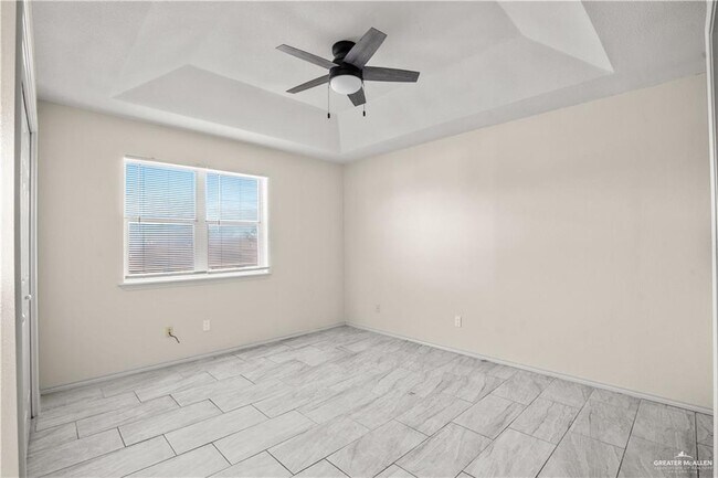 Building Photo - 1802 Oasis Dr