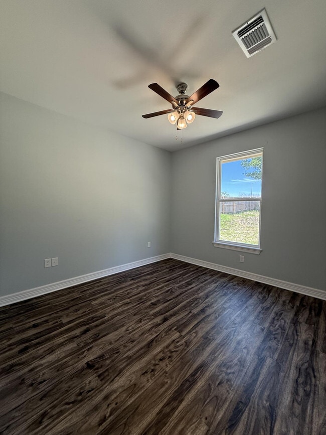 Building Photo - 209 Shirey Ln