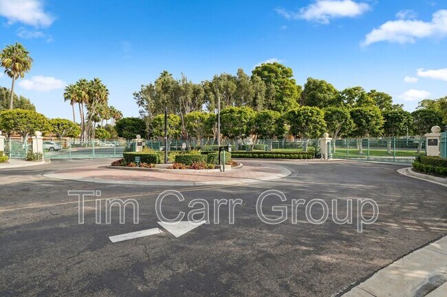 Building Photo - 440 Villa Point Dr