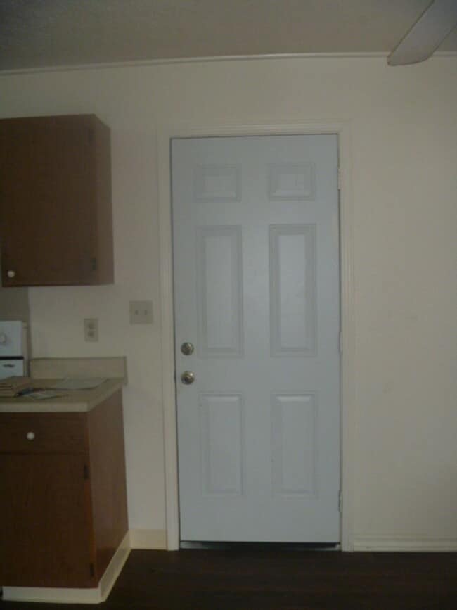 Building Photo - 3/2 $2150.00