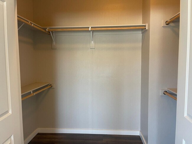 Building Photo - 1668 Bull Lea Dr SE