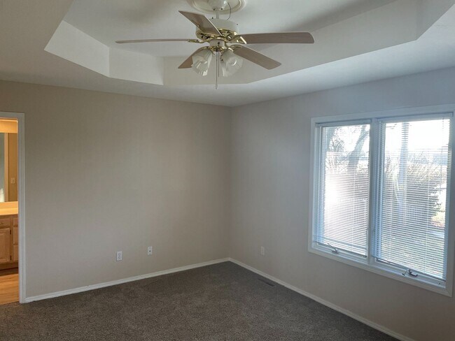 Building Photo - BEAUTIFUL Spacious home with an open floor plan in a great area!