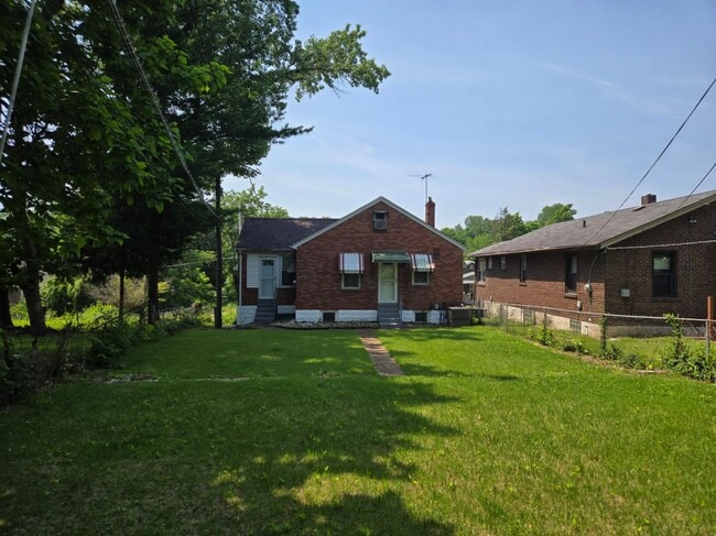 Building Photo - 6415 Perry Dr