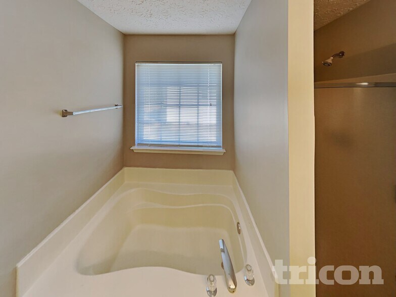 Building Photo - 4586 Darrowby Dr