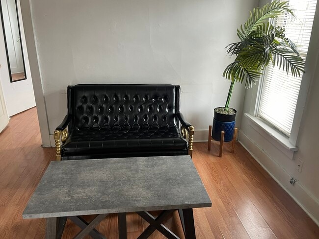 Building Photo - 29 Clinton Ave