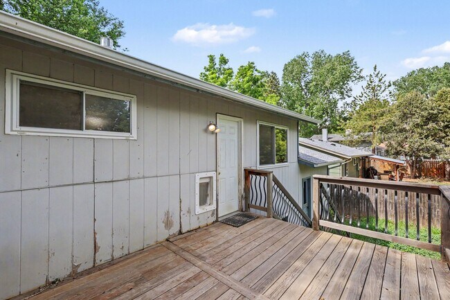 Building Photo - Spacious 4-Bedroom Home Near North Table Mountain
