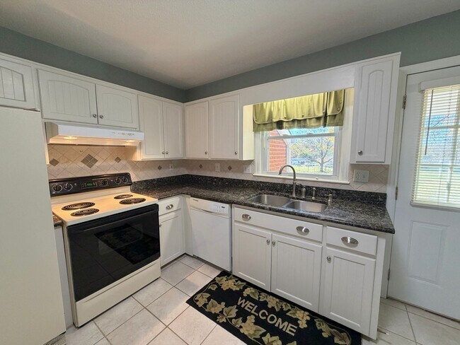 Building Photo - Statesville - HWY 21 - 3 BD/ 1 BA