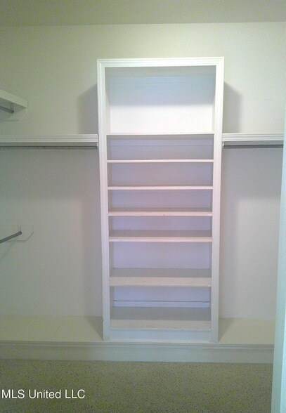 Building Photo - 141 Creekside Dr