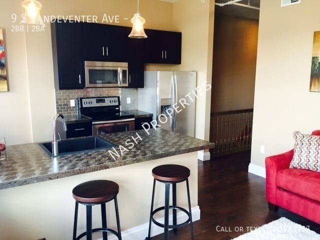 Building Photo - 9 S Vandeventer Ave