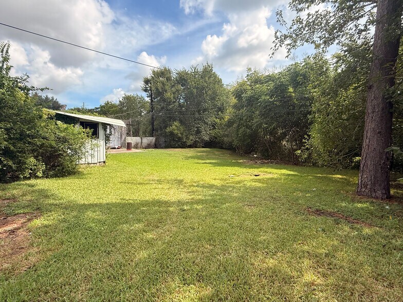 Building Photo - 8432 Garland St