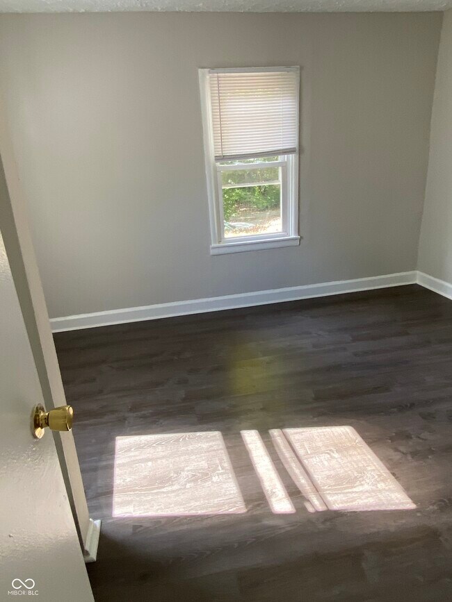 Building Photo - 2373 N Oxford St