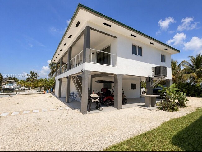 Building Photo - 32126 Hollerich Dr