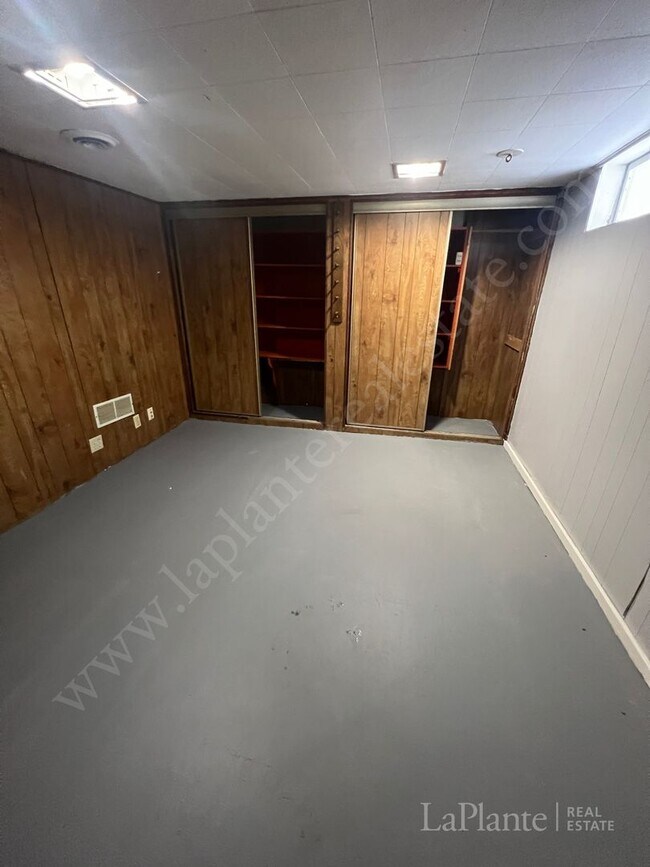 Building Photo - Move-in Ready 3 Bedroom Home for Rent